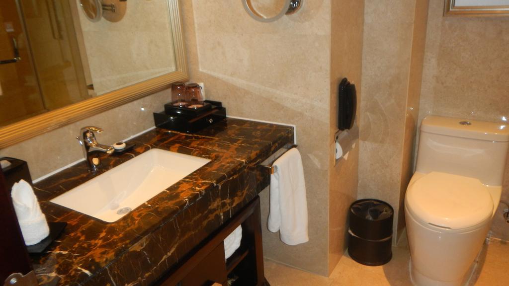Xi'an Tanglong International Hotel Bagian luar foto